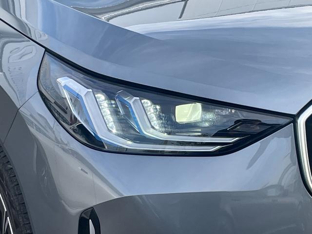 Ｘ３ 　【正規認定中古車】【全国正規ディーラー保証付／２年・走行距離無制限】パノラマサンルーフ　ステアリングヒーター　全席シートヒーター　ｈａｒｍａｎ／ｋａｒｄｏｎ　トップビューカメラ　全方位ＰＤＣ（20枚目）