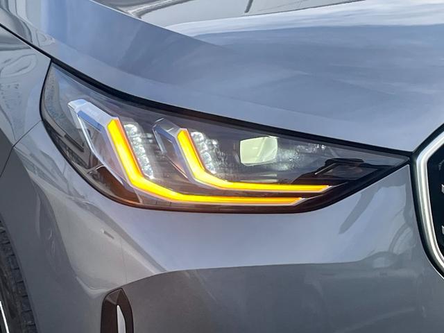 Ｘ３ 　【正規認定中古車】【全国正規ディーラー保証付／２年・走行距離無制限】パノラマサンルーフ　ステアリングヒーター　全席シートヒーター　ｈａｒｍａｎ／ｋａｒｄｏｎ　トップビューカメラ　全方位ＰＤＣ（21枚目）