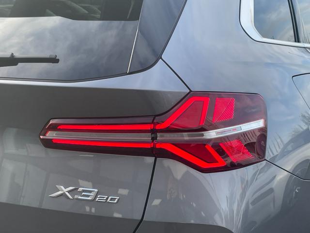 Ｘ３ 　【正規認定中古車】【全国正規ディーラー保証付／２年・走行距離無制限】パノラマサンルーフ　ステアリングヒーター　全席シートヒーター　ｈａｒｍａｎ／ｋａｒｄｏｎ　トップビューカメラ　全方位ＰＤＣ（25枚目）