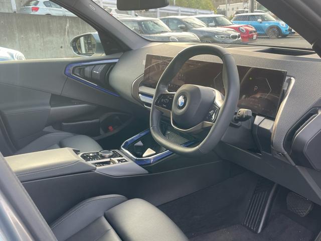 Ｘ３ 　【正規認定中古車】【全国正規ディーラー保証付／２年・走行距離無制限】パノラマサンルーフ　ステアリングヒーター　全席シートヒーター　ｈａｒｍａｎ／ｋａｒｄｏｎ　トップビューカメラ　全方位ＰＤＣ（31枚目）