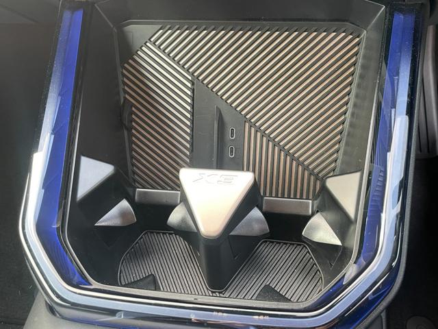 Ｘ３ 　【正規認定中古車】【全国正規ディーラー保証付／２年・走行距離無制限】パノラマサンルーフ　ステアリングヒーター　全席シートヒーター　ｈａｒｍａｎ／ｋａｒｄｏｎ　トップビューカメラ　全方位ＰＤＣ（41枚目）