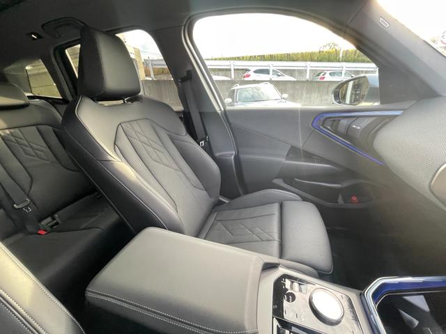 Ｘ３ 　【正規認定中古車】【全国正規ディーラー保証付／２年・走行距離無制限】パノラマサンルーフ　ステアリングヒーター　全席シートヒーター　ｈａｒｍａｎ／ｋａｒｄｏｎ　トップビューカメラ　全方位ＰＤＣ（47枚目）