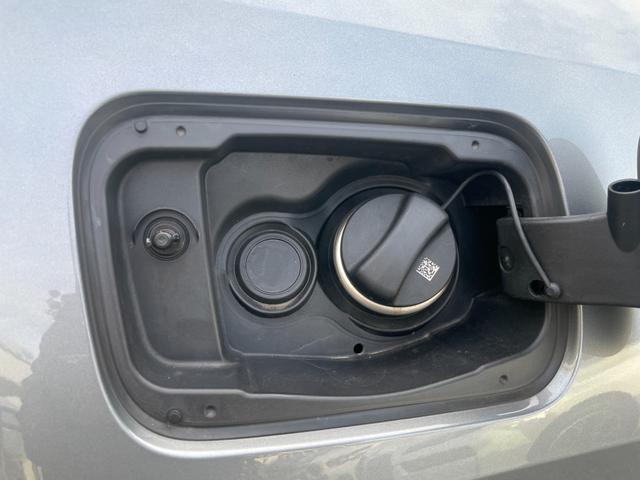 Ｘ３ 　【正規認定中古車】【全国正規ディーラー保証付／２年・走行距離無制限】パノラマサンルーフ　ステアリングヒーター　全席シートヒーター　ｈａｒｍａｎ／ｋａｒｄｏｎ　トップビューカメラ　全方位ＰＤＣ（51枚目）