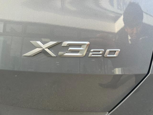 Ｘ３ 　【正規認定中古車】【全国正規ディーラー保証付／２年・走行距離無制限】パノラマサンルーフ　ステアリングヒーター　全席シートヒーター　ｈａｒｍａｎ／ｋａｒｄｏｎ　トップビューカメラ　全方位ＰＤＣ（53枚目）