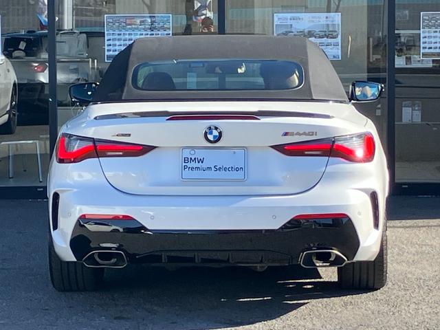 ４シリーズ Ｍ４４０ｉ　ｘＤｒｉｖｅカブリオレ　【正規認定中古車】【全国正規ディーラー保証付／２年・走行距離無制限】　１９ＡＷ　ｈａｒｍａｎ／ｋａｒｄｏｎ　レーザーライト　ヘッドアップ・ディスプレイ　アダプティブＭサスペンション　トップビューカメラ（10枚目）
