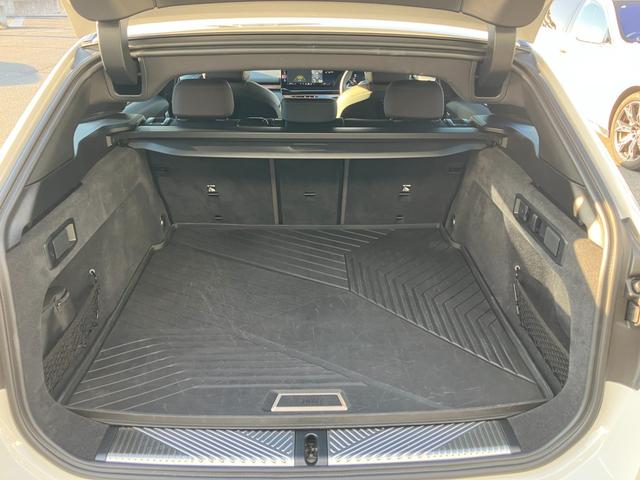 ５シリーズ ５２３ｄ　ｘＤｒｉｖｅツーリング　Ｍスポーツ　【正規認定中古車】【全国正規ディーラー保証付／２年・走行距離無制限】２０ＡＷ　ヘッドアップ・ディスプレイ　全席シートヒーター　トップビューカメラ　全方位ＰＤＣ　フルセグＴＶ　純正前後ドライブレコーダー（25枚目）