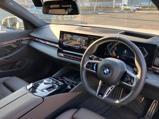 ５シリーズ ５２３ｄ　ｘＤｒｉｖｅツーリング　Ｍスポーツ　【正規認定中古車】【全国正規ディーラー保証付／２年・走行距離無制限】２０ＡＷ　ヘッドアップ・ディスプレイ　全席シートヒーター　トップビューカメラ　全方位ＰＤＣ　フルセグＴＶ　純正前後ドライブレコーダー（28枚目）