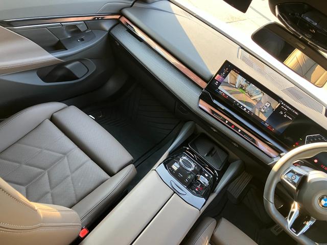 ５シリーズ ５２３ｄ　ｘＤｒｉｖｅツーリング　Ｍスポーツ　【正規認定中古車】【全国正規ディーラー保証付／２年・走行距離無制限】２０ＡＷ　ヘッドアップ・ディスプレイ　全席シートヒーター　トップビューカメラ　全方位ＰＤＣ　フルセグＴＶ　純正前後ドライブレコーダー（40枚目）