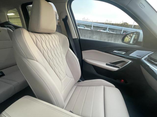 Ｘ１ ｘＤｒｉｖｅ　２０ｄ　ｘライン　ハイラインパッケージ　【正規認定中古車】【全国正規ディーラー保証付／２年・走行距離無制限】オイスターレザースポーツシート　ｈａｒｍａｎ／ｋａｒｄｏｎ　トップビューカメラ　全方位ＰＤＣ　シートヒーター　アンビエントライト（5枚目）