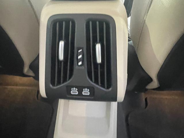 Ｘ１ ｘＤｒｉｖｅ　２０ｄ　ｘライン　ハイラインパッケージ　【正規認定中古車】【全国正規ディーラー保証付／２年・走行距離無制限】オイスターレザースポーツシート　ｈａｒｍａｎ／ｋａｒｄｏｎ　トップビューカメラ　全方位ＰＤＣ　シートヒーター　アンビエントライト（30枚目）