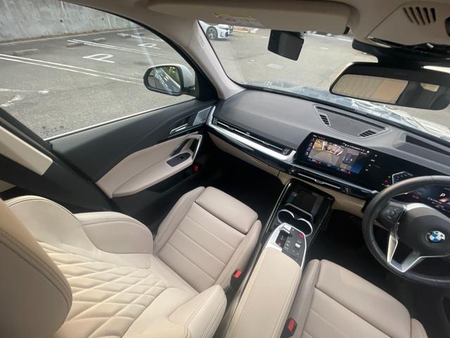 Ｘ１ ｘＤｒｉｖｅ　２０ｄ　ｘライン　ハイラインパッケージ　【正規認定中古車】【全国正規ディーラー保証付／２年・走行距離無制限】オイスターレザースポーツシート　ｈａｒｍａｎ／ｋａｒｄｏｎ　トップビューカメラ　全方位ＰＤＣ　シートヒーター　アンビエントライト（33枚目）