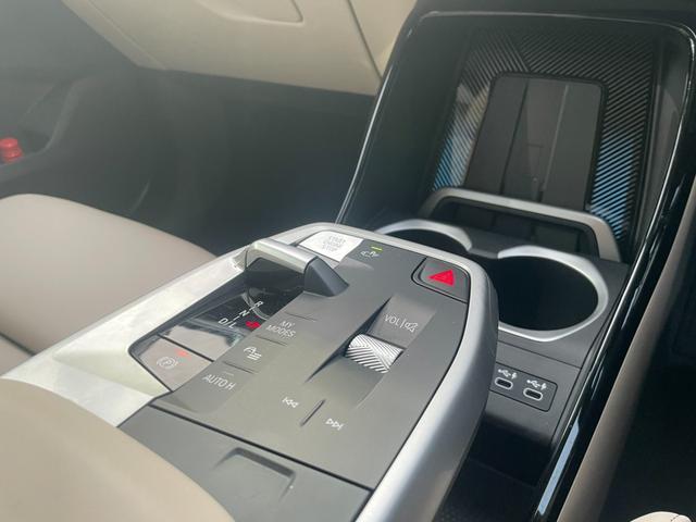 Ｘ１ ｘＤｒｉｖｅ　２０ｄ　ｘライン　ハイラインパッケージ　【正規認定中古車】【全国正規ディーラー保証付／２年・走行距離無制限】オイスターレザースポーツシート　ｈａｒｍａｎ／ｋａｒｄｏｎ　トップビューカメラ　全方位ＰＤＣ　シートヒーター　アンビエントライト（54枚目）