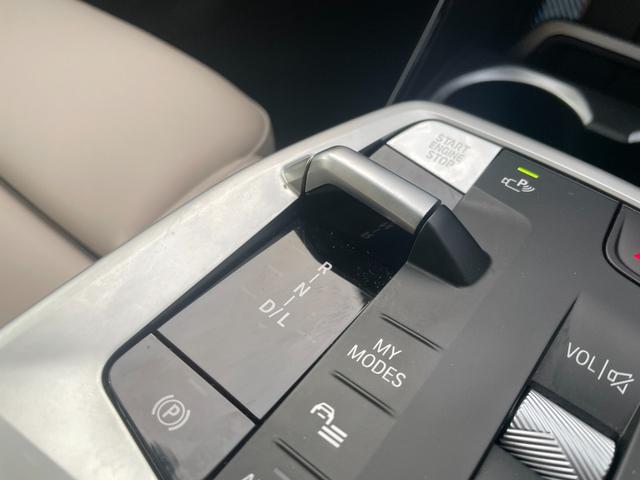 Ｘ１ ｘＤｒｉｖｅ　２０ｄ　ｘライン　ハイラインパッケージ　【正規認定中古車】【全国正規ディーラー保証付／２年・走行距離無制限】オイスターレザースポーツシート　ｈａｒｍａｎ／ｋａｒｄｏｎ　トップビューカメラ　全方位ＰＤＣ　シートヒーター　アンビエントライト（55枚目）