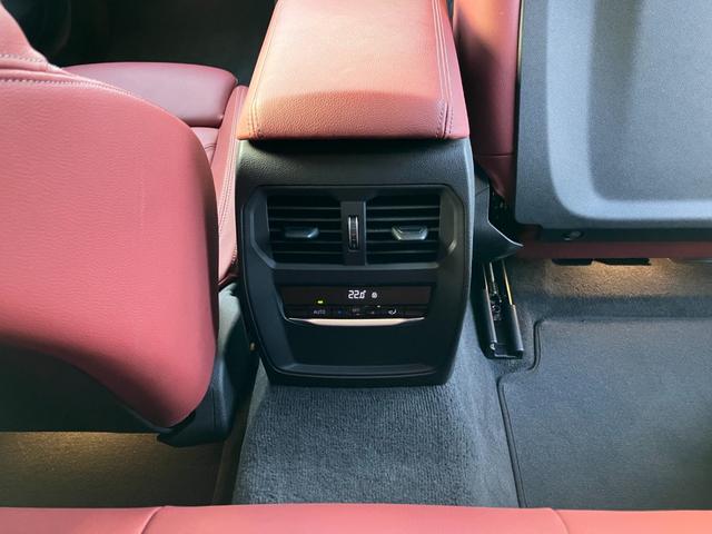 ４シリーズ ４２０ｉクーペ　Ｍスポーツ　【正規認定中古車】【全国正規ディーラー保証付／２年・走行距離無制限】　１９ＡＷ　Ｍスポーツ・ブレーキ　アダプティブ・Ｍサスペンション　赤革電動スポーツシート　オットマン付き　シートヒーター（31枚目）