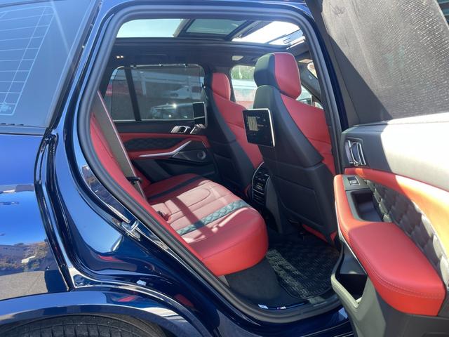 Ｘ５ Ｍ 　【正規認定中古車】【全国正規ディーラー保証付／２年・走行距離無制限】弊社下取り　Ｂ＆Ｗスピーカー　パンラマサンルーフ　サキールオレンジシート　フルメリノレザー　ベンチレーション　シートヒーター（32枚目）