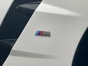 Ｍ４０ｉ　【正規認定中古車】【全国正規ディーラー保証付／２年・走行距離無制限】赤革電動スポーツシート　シートヒーター　ハーマンカードン　アンビエントライト　社外レーダー　社外ＴＶ　１９インチアルミ（30枚目）