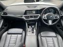３シリーズ ３３０ｅ　Ｍスポーツ　ハイラインパッケージ　【正規認定中古車】【全国正規ディーラー保証付／２年・走行距離無制限】弊社下取り　ハイラインパッケージ　ワンオーナー　トップビューカメラ　全方位ＰＤＣ　ウッドトリム　青色キャリパー（3枚目）