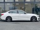 ３３０ｅ　Ｍスポーツ　ハイラインパッケージ　【正規認定中古車】【全国正規ディーラー保証付／２年・走行距離無制限】弊社下取り　ハイラインパッケージ　ワンオーナー　トップビューカメラ　全方位ＰＤＣ　ウッドトリム　青色キャリパー（16枚目）