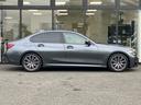 ３シリーズ ３１８ｉ　Ｍスポーツ　【正規認定中古車】【全国正規ディーラー保証付／２年・走行距離無制限】ワンオーナー　禁煙車　弊社新車拠点下取　アンビエントライト　トップビューカメラ　電動トランク　全方位センサー　半革スポーツ電動シート（7枚目）