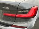 ３１８ｉ　Ｍスポーツ　【正規認定中古車】【全国正規ディーラー保証付／２年・走行距離無制限】ワンオーナー　禁煙車　弊社新車拠点下取　アンビエントライト　トップビューカメラ　電動トランク　全方位センサー　半革スポーツ電動シート（23枚目）