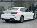３シリーズ ３３０ｅ　Ｍスポーツ　【正規認定中古車】【全国正規ディーラー保証付／２年・走行距離無制限】禁煙　弊社新車拠点下取　ワンオーナー車　トップビューカメラ　全方位センサー　シートヒーター　アンビエントライト　シートヒーター（4枚目）