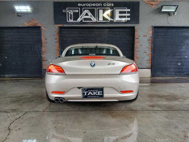 Z4 sDrive23iシルバー・トップ 電動開閉ハードトップ iDriveナビゲーションシステム キーレスエントリー パドルシフト 19インチアルミ HIDヘッドライト 直列6気筒NAエンジン(N52型)レーダー探知機 ETC オートライト(6枚目)