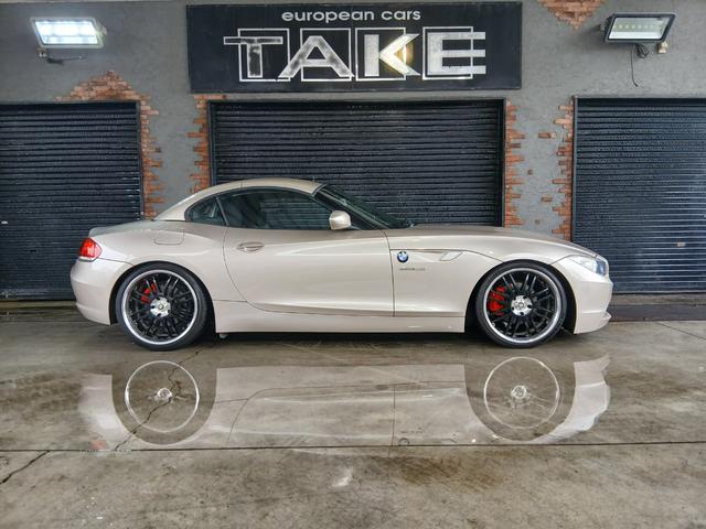 Z4 sDrive23iシルバー・トップ 電動開閉ハードトップ iDriveナビゲーションシステム キーレスエントリー パドルシフト 19インチアルミ HIDヘッドライト 直列6気筒NAエンジン(N52型)レーダー探知機 ETC オートライト(8枚目)