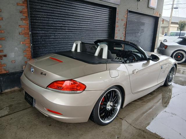 Z4 sDrive23iシルバー・トップ 電動開閉ハードトップ iDriveナビゲーションシステム キーレスエントリー パドルシフト 19インチアルミ HIDヘッドライト 直列6気筒NAエンジン(N52型)レーダー探知機 ETC オートライト(11枚目)