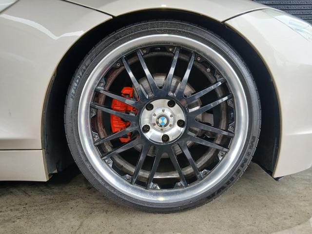 Z4 sDrive23iシルバー・トップ 電動開閉ハードトップ iDriveナビゲーションシステム キーレスエントリー パドルシフト 19インチアルミ HIDヘッドライト 直列6気筒NAエンジン(N52型)レーダー探知機 ETC オートライト(14枚目)