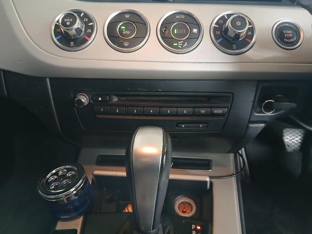 Z4 sDrive23iシルバー・トップ 電動開閉ハードトップ iDriveナビゲーションシステム キーレスエントリー パドルシフト 19インチアルミ HIDヘッドライト 直列6気筒NAエンジン(N52型)レーダー探知機 ETC オートライト(23枚目)