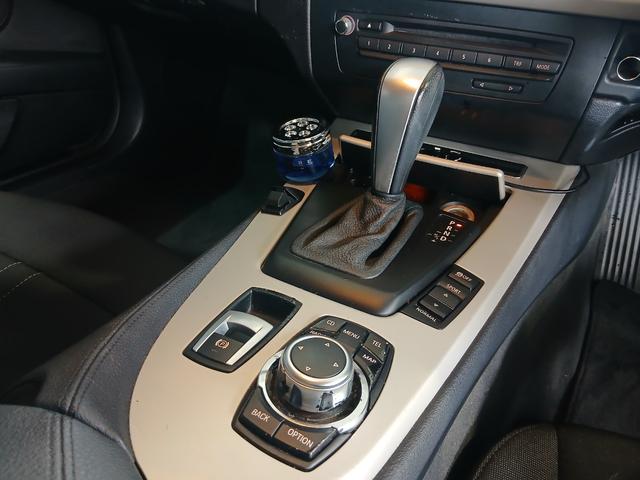 Z4 sDrive23iシルバー・トップ 電動開閉ハードトップ iDriveナビゲーションシステム キーレスエントリー パドルシフト 19インチアルミ HIDヘッドライト 直列6気筒NAエンジン(N52型)レーダー探知機 ETC オートライト(24枚目)