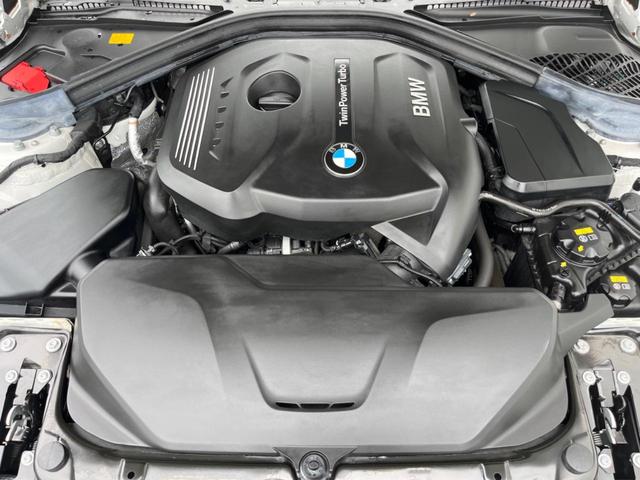 ３シリーズ ３２０ｉ　Ｍスポーツ　エディションシャドー　特別仕様車　黒革シート　純正ナビ　リアビューカメラ　パワーシート　シートヒーター　ブラインドスポット　アクティブクルコン　パドルシフト　ＬＥＤヘッド　純正１９インチアルミ　ＥＴＣ　禁煙（20枚目）