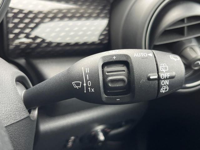 ＭＩＮＩ クーパーＳ　３ドア　ペッパーＰＫＧ　純正ナビ　フルセグ　バックカメラ　ＬＥＤヘッドランプ／ＬＥＤフロントフォグ　Ｂｌｕｅｔｏｏｔｈ接続　アイドリングストップ　純正１７インチアルミ　ＥＴＣ　禁煙（25枚目）