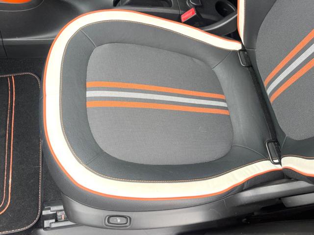 トゥインゴ ＧＴ　５速ＭＴ　ハーフレザーシート　シートヒーター　クルーズコントロール　バックソナー　ＥＴＣ　キーレスエントリー　アイドリングストップ　純正１７インチアルミホイール　禁煙車（49枚目）