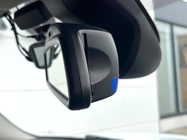 ＭＩＮＩ クーパーＤ　クロスオーバー　ペッパーＰＫＧ　アダプティブＬＥＤヘッドランプ／ＬＥＤフロントフォグランプ　リアビューカメラ　パークディスタンスコントロール　純正ナビ　アダプティブクルーズコントロール　パワーバックドア　ＥＴＣ（8枚目）