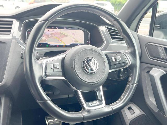 ティグアン ＴＤＩ　４モーション　Ｒライン　ブラックスタイル　１オーナー　４５０台限定車　ＡｐｐｌｅＣａｒＰｌａｙ　純正ナビＴＶ　３６０度カメラ　アダプティブクルコン　純正１９インチＡＷ　ヘッドアップディスプレイ　パワーバックドア　全席シートヒーター　禁煙車（12枚目）
