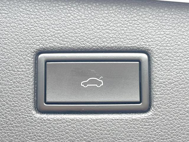 ティグアン ＴＤＩ　４モーション　Ｒライン　ブラックスタイル　１オーナー　４５０台限定車　ＡｐｐｌｅＣａｒＰｌａｙ　純正ナビＴＶ　３６０度カメラ　アダプティブクルコン　純正１９インチＡＷ　ヘッドアップディスプレイ　パワーバックドア　全席シートヒーター　禁煙車（27枚目）