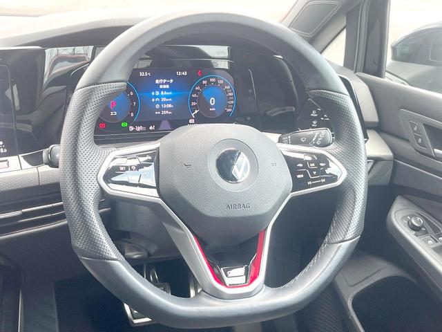 ゴルフＧＴＩ ベースグレード　１オーナー　ＤＣＣパッケージ　ＤｉｓｃｏｖｅｒＰｒｏパッケージ　テクノロジーパッケージ　バックカメラ　シートヒーター　専用スポーツサスペンション　ステアリングヒーター　デジタルコックピットプロ　禁煙（11枚目）