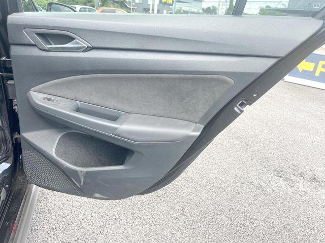 ゴルフＧＴＩ ベースグレード　１オーナー　ＤＣＣパッケージ　ＤｉｓｃｏｖｅｒＰｒｏパッケージ　テクノロジーパッケージ　バックカメラ　シートヒーター　専用スポーツサスペンション　ステアリングヒーター　デジタルコックピットプロ　禁煙（23枚目）