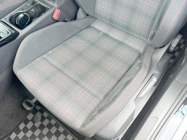 ゴルフＧＴＩ ベースグレード　１オーナー　ＤＣＣパッケージ　ＤｉｓｃｏｖｅｒＰｒｏパッケージ　テクノロジーパッケージ　バックカメラ　シートヒーター　専用スポーツサスペンション　ステアリングヒーター　デジタルコックピットプロ　禁煙（25枚目）