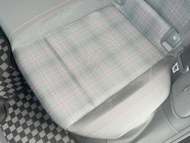 ゴルフＧＴＩ ベースグレード　１オーナー　ＤＣＣパッケージ　ＤｉｓｃｏｖｅｒＰｒｏパッケージ　テクノロジーパッケージ　バックカメラ　シートヒーター　専用スポーツサスペンション　ステアリングヒーター　デジタルコックピットプロ　禁煙（27枚目）