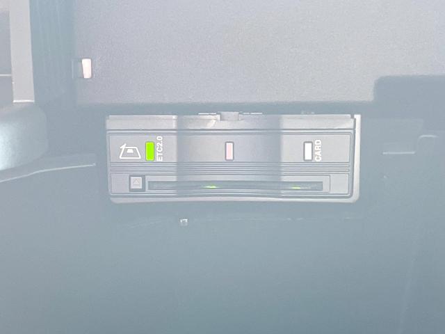 ＧＬＢ ＧＬＢ２００ｄ　４マチックＡＭＧレザエクスクルシブＰ　パノラミックスライディングルーフ　レザーエクスクルーシブＰＫＧ　ナビゲーションＰＫＧ　アドバンスドＰＫＧ　レーダーセーフティＰＫＧ　赤・黒革シート　全周囲カメラ　パワーシート・ヒーター　ＥＴＣ　禁煙車（36枚目）