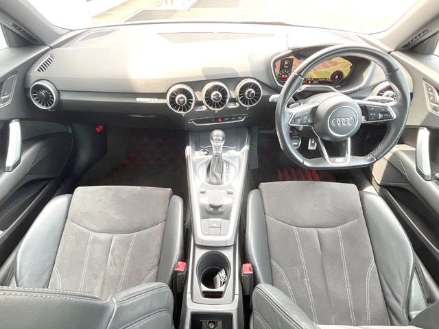 ＴＴクーペ ２．０ＴＦＳＩ　Ｓラインパッケージ　バーチャルコックピット　純正ナビ　ハーフレザーシート　純正１８インチアルミホイール　ＬＥＤヘッドランプ　Ｓラインスポーツサスペンション　「Ｓ　ｌｉｎｅ」エンブレム　ステンレス製ペダル　ＥＴＣ　禁煙車（2枚目）