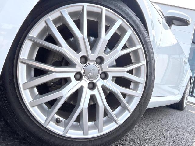 ＴＴクーペ ２．０ＴＦＳＩ　Ｓラインパッケージ　バーチャルコックピット　純正ナビ　ハーフレザーシート　純正１８インチアルミホイール　ＬＥＤヘッドランプ　Ｓラインスポーツサスペンション　「Ｓ　ｌｉｎｅ」エンブレム　ステンレス製ペダル　ＥＴＣ　禁煙車（13枚目）