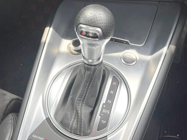 ＴＴクーペ ２．０ＴＦＳＩ　Ｓラインパッケージ　バーチャルコックピット　純正ナビ　ハーフレザーシート　純正１８インチアルミホイール　ＬＥＤヘッドランプ　Ｓラインスポーツサスペンション　「Ｓ　ｌｉｎｅ」エンブレム　ステンレス製ペダル　ＥＴＣ　禁煙車（28枚目）