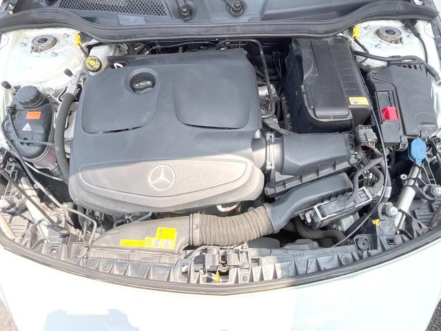ＣＬＡクラス シューティングブレーク ＣＬＡ１８０　シューティングブレーク　スポーツ　レーダーセーフティＰＫＧ　純正ナビＴＶ　リアビューカメラ　キーレスゴー　シートヒーター　パワーシート　パワーバックドア　フットトランクオープナー　ＬＥＤヘッドライト　純正１８インチアルミ　ＥＴＣ　禁煙（19枚目）