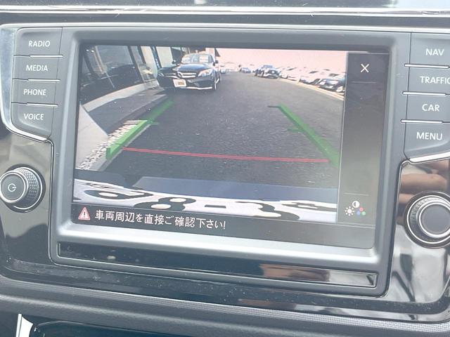 ゴルフトゥーラン ＴＳＩ　Ｒライン　ＤＣＣＰＫＧ　Ｄｉｓｃｏｖｅｒ　Ｐｒｏ　ＡｐｐｌｅＣａｒＰｌａｙ　リアビューカメラ　　アダプティブシャシーコントロール　アダプティブクルーズコントロール　純正１８インチアルミホイール　ＥＴＣ　禁煙車（6枚目）