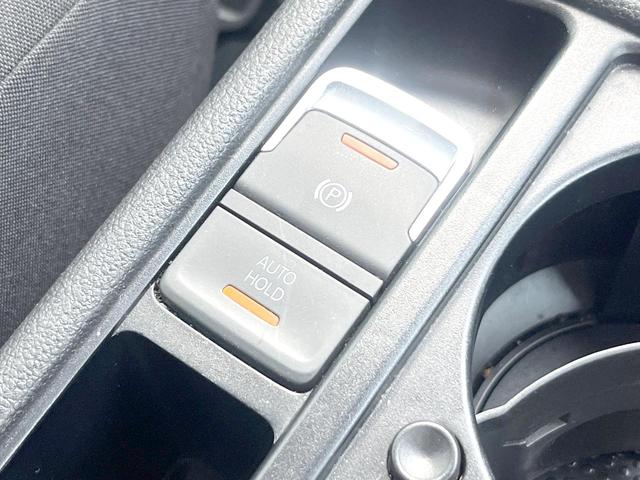 ゴルフトゥーラン ＴＳＩ　Ｒライン　ＤＣＣＰＫＧ　Ｄｉｓｃｏｖｅｒ　Ｐｒｏ　ＡｐｐｌｅＣａｒＰｌａｙ　リアビューカメラ　　アダプティブシャシーコントロール　アダプティブクルーズコントロール　純正１８インチアルミホイール　ＥＴＣ　禁煙車（44枚目）