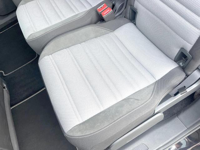 ゴルフトゥーラン ＴＳＩ　Ｒライン　ＤＣＣＰＫＧ　Ｄｉｓｃｏｖｅｒ　Ｐｒｏ　ＡｐｐｌｅＣａｒＰｌａｙ　リアビューカメラ　　アダプティブシャシーコントロール　アダプティブクルーズコントロール　純正１８インチアルミホイール　ＥＴＣ　禁煙車（59枚目）
