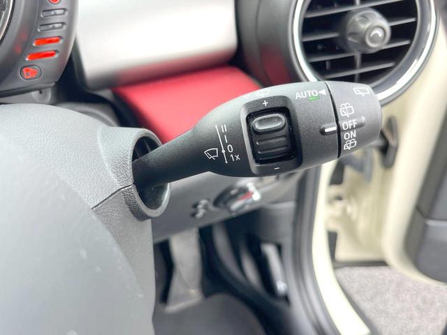 ＭＩＮＩ クーパー　３ドア　ナビゲーションＰＫＧ　ミントＰＫＧ　ＬＥＤヘッド　ＬＥＤフォグ　純正ナビ　リアビューカメラ　パークディスタンスコントロール　Ｂｌｕｅｔｏｏｔｈ　純正１５インチＡＷ　オートライト　ＥＴＣ　禁煙（29枚目）